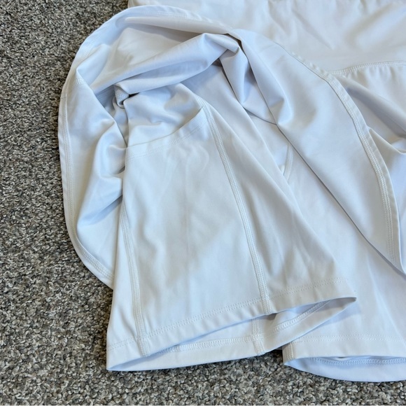 Old Navy White High Rise Pleated‎ Tennis Skort with Pocket, Size Medium - Picture 4 of 8
